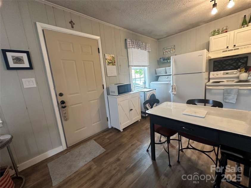 77 Pine Road, Rosman, NC 28772.  MLS# CAR4246181, YatesRealty ID 5456. 