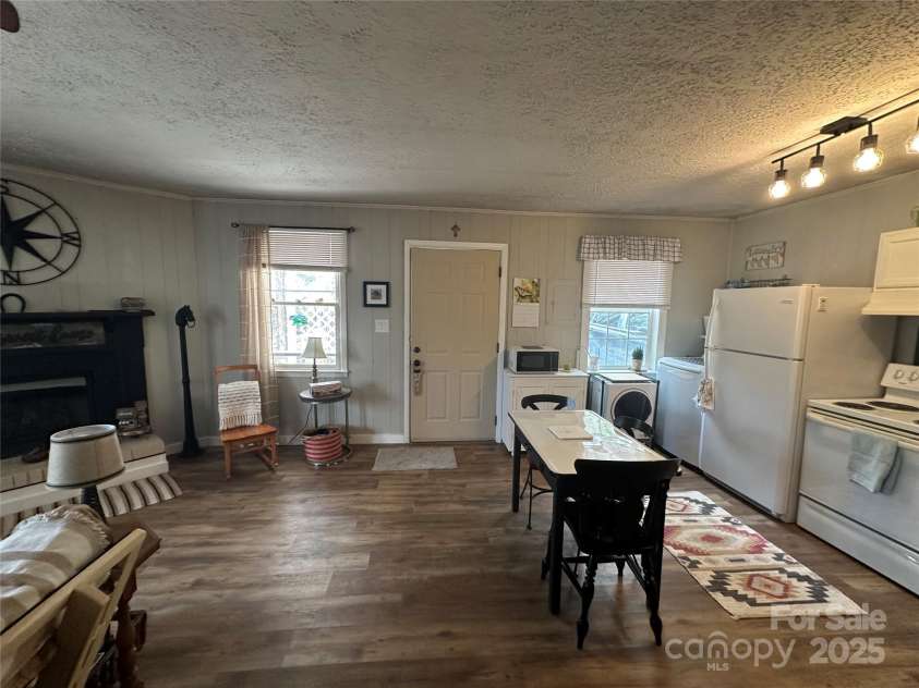 77 Pine Road, Rosman, NC 28772.  MLS# CAR4246181, YatesRealty ID 5456. 