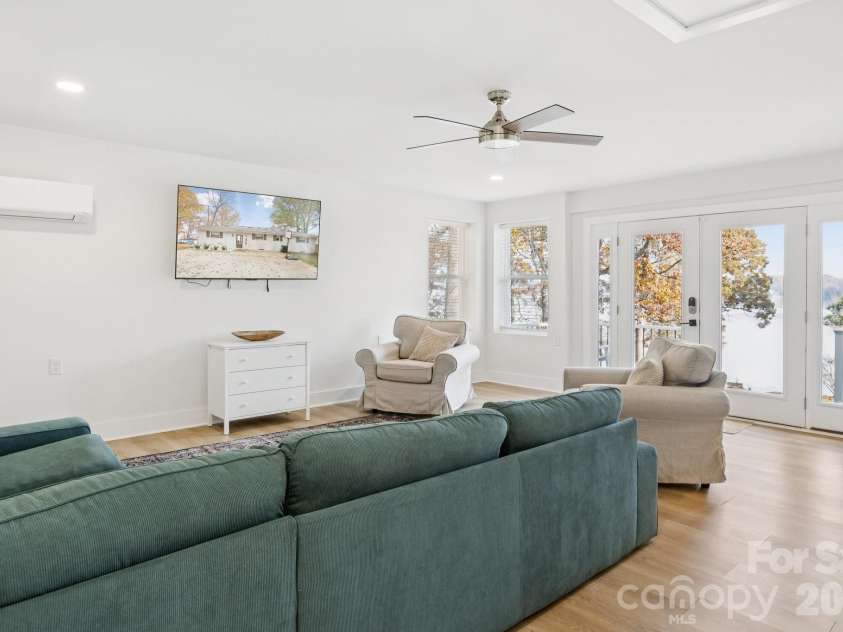 145 Murray Drive, Salisbury, NC 28146.  MLS# CAR4321343, YatesRealty ID 54560. Den/Living Room