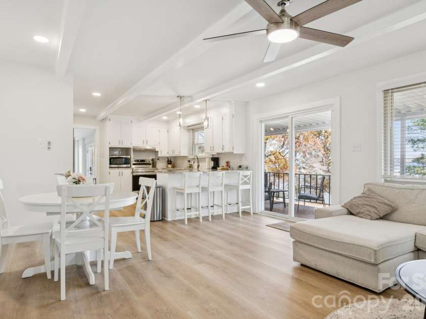 145 Murray Drive, Salisbury, NC 28146.  MLS# CAR4321343, YatesRealty ID 54560. Living Room