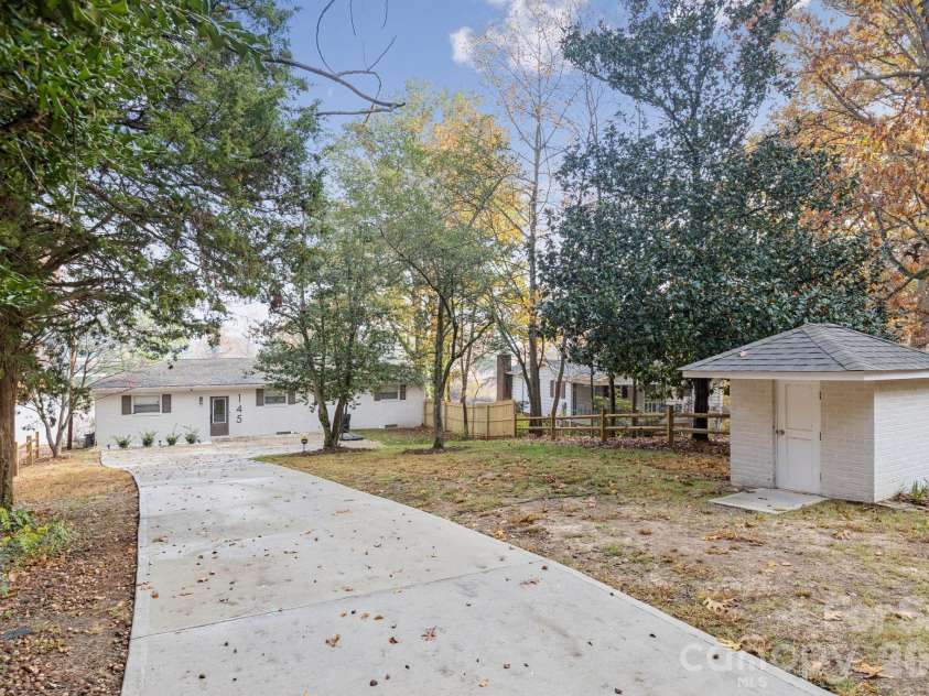 145 Murray Drive, Salisbury, NC 28146.  MLS# CAR4321343, YatesRealty ID 54560. Welcome!