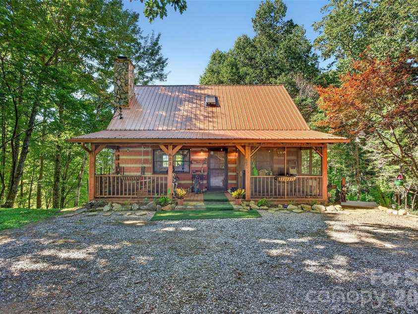 602 Quail Cove Road, Clyde, NC 28721.  MLS# CAR4423385, YatesRealty ID 54561. 