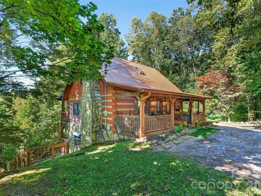 602 Quail Cove Road, Clyde, NC 28721.  MLS# CAR4423385, YatesRealty ID 54561. 