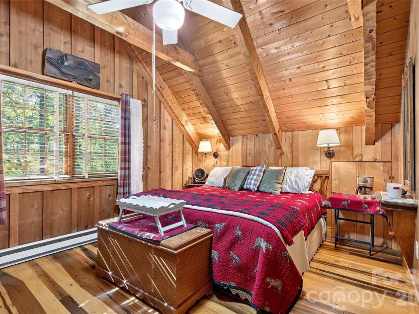 602 Quail Cove Road, Clyde, NC 28721.  MLS# CAR4423385, YatesRealty ID 54561. 