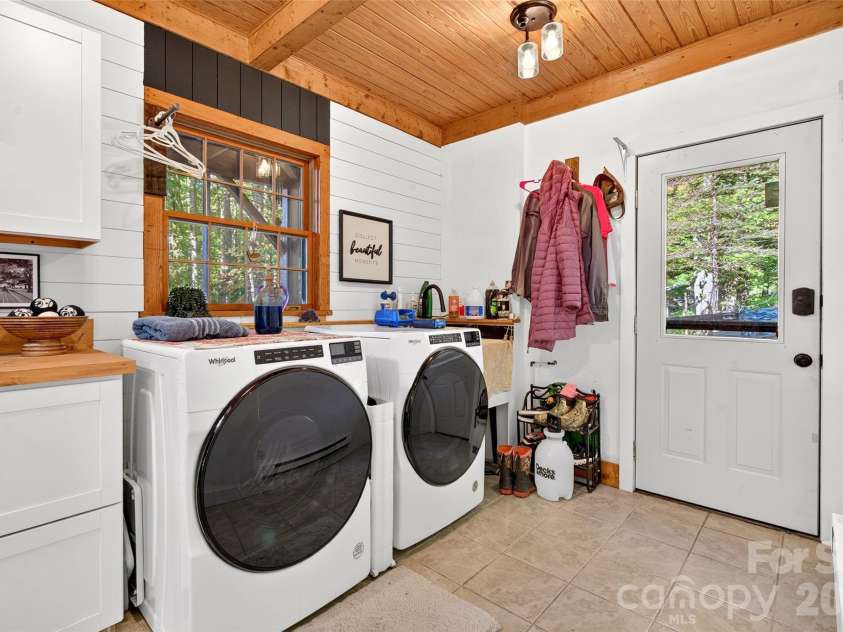 602 Quail Cove Road, Clyde, NC 28721.  MLS# CAR4423385, YatesRealty ID 54561. 