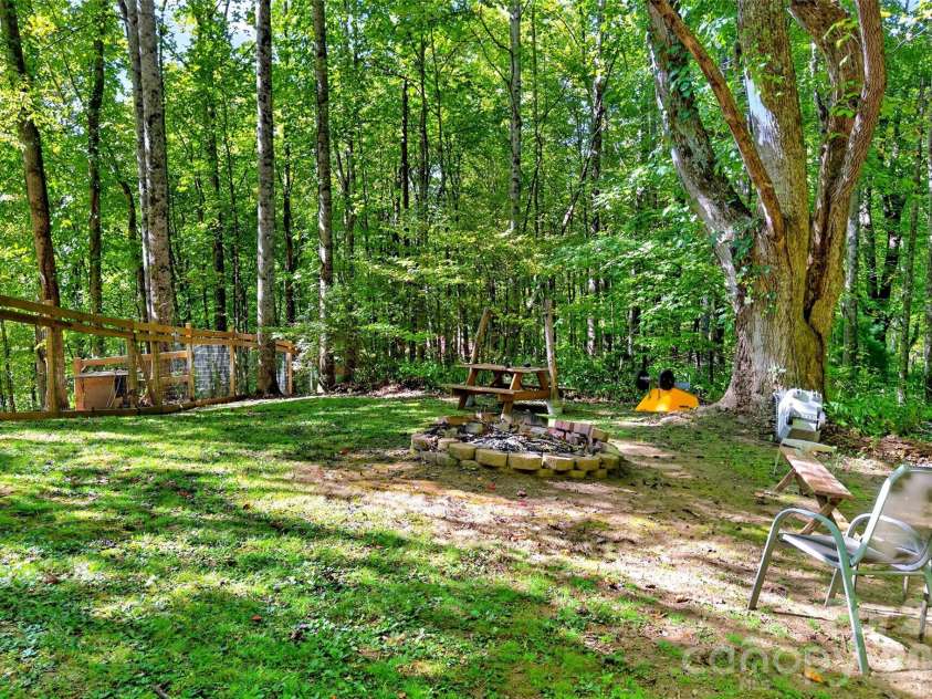602 Quail Cove Road, Clyde, NC 28721.  MLS# CAR4423385, YatesRealty ID 54561. 