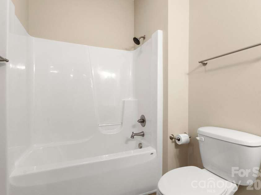 207 Crystal Springs Lane, Shelby, NC 28150.  MLS# CAR4426735, YatesRealty ID 54562. Bathroom