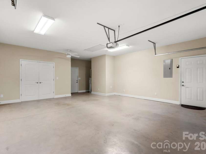 207 Crystal Springs Lane, Shelby, NC 28150.  MLS# CAR4426735, YatesRealty ID 54562. Garage