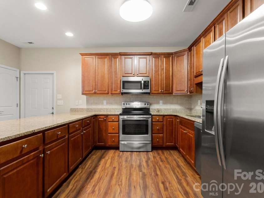 207 Crystal Springs Lane, Shelby, NC 28150.  MLS# CAR4426735, YatesRealty ID 54562. Kitchen