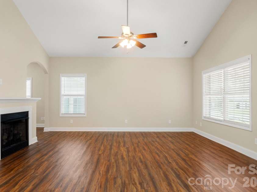 207 Crystal Springs Lane, Shelby, NC 28150.  MLS# CAR4426735, YatesRealty ID 54562. Living Room