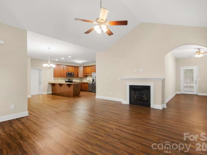 207 Crystal Springs Lane, Shelby, NC 28150.  MLS# CAR4426735, YatesRealty ID 54562. Living/dining