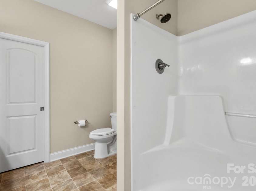 207 Crystal Springs Lane, Shelby, NC 28150.  MLS# CAR4426735, YatesRealty ID 54562. Main Bathroom