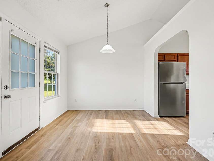 4415 Biesterfield Drive, Charlotte, NC 28216.  MLS# CAR4430353, YatesRealty ID 54563. 
