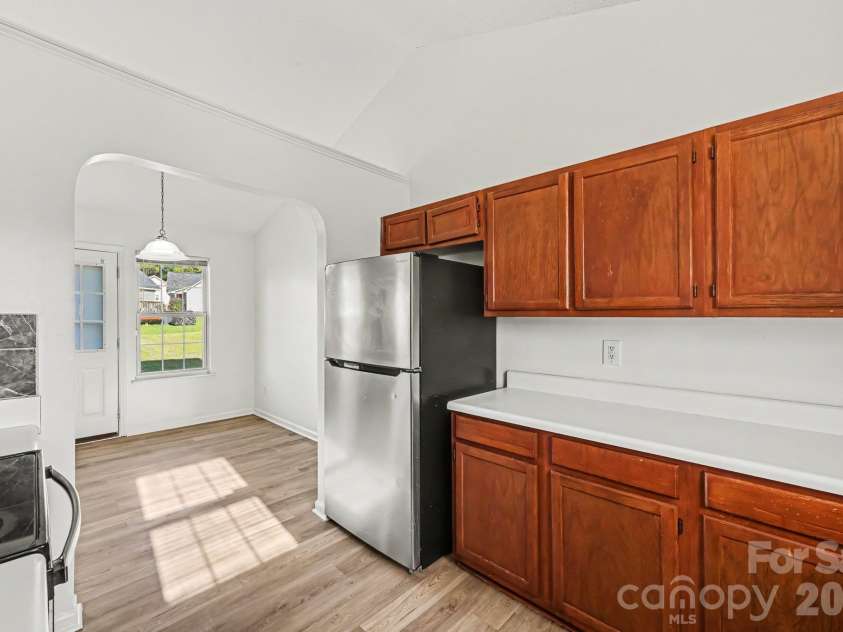 4415 Biesterfield Drive, Charlotte, NC 28216.  MLS# CAR4430353, YatesRealty ID 54563. 