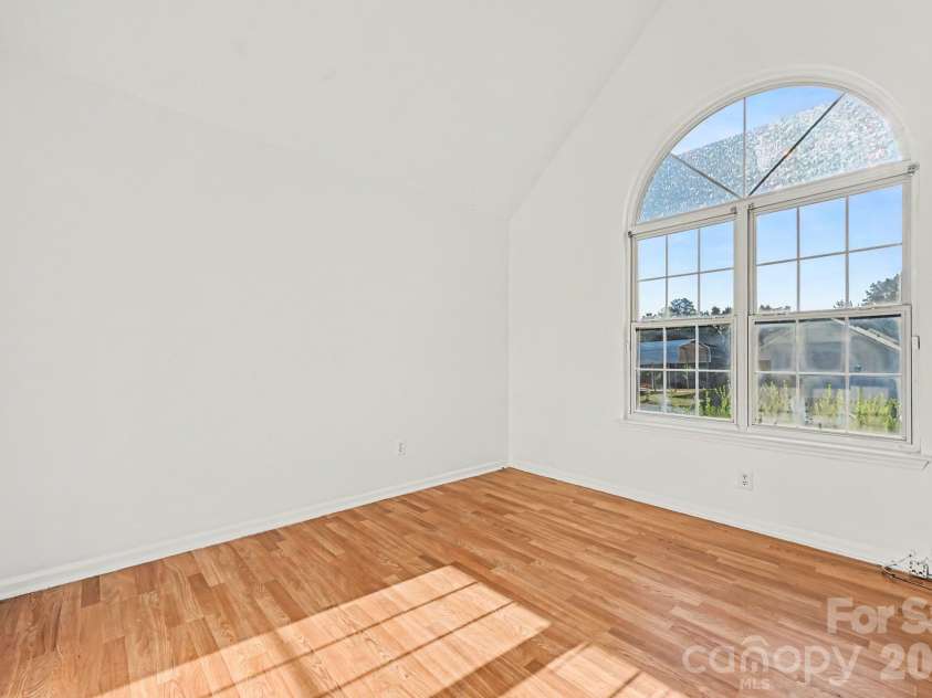 4415 Biesterfield Drive, Charlotte, NC 28216.  MLS# CAR4430353, YatesRealty ID 54563. 