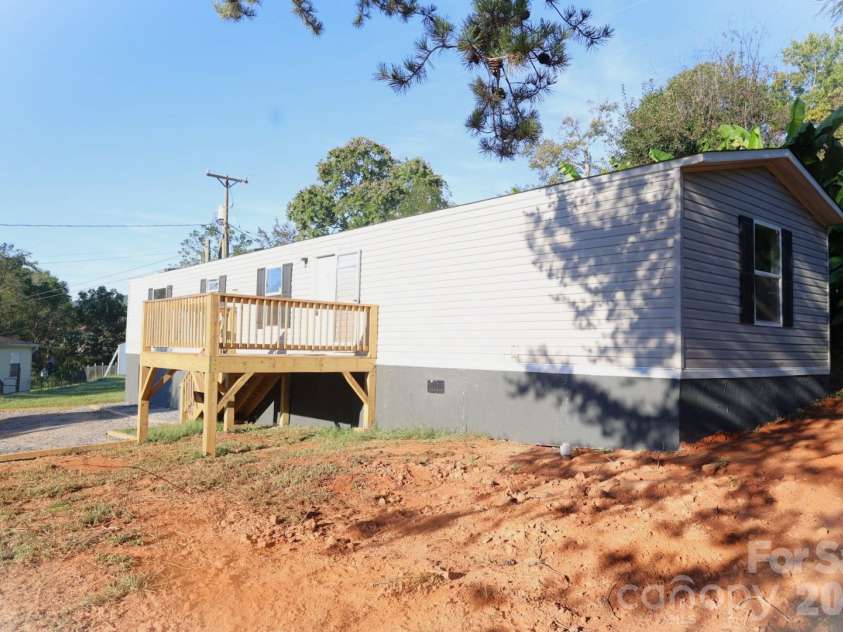 155 Owl Hollow Road, Marion, NC 28752.  MLS# CAR4430204, YatesRealty ID 54564. 