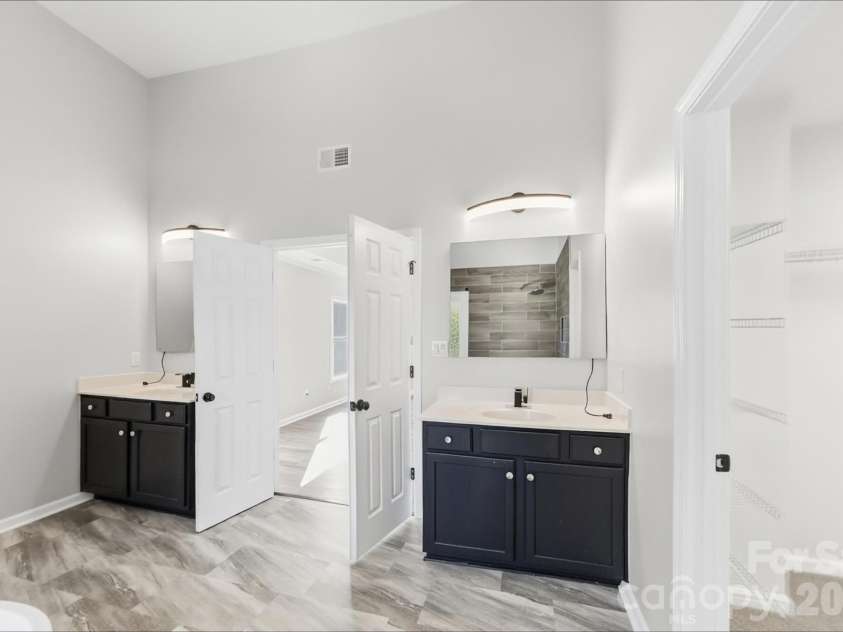 13605 Porter Creek Road, Charlotte, NC 28262.  MLS# CAR4431043, YatesRealty ID 54566. 