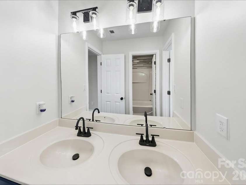 13605 Porter Creek Road, Charlotte, NC 28262.  MLS# CAR4431043, YatesRealty ID 54566. 