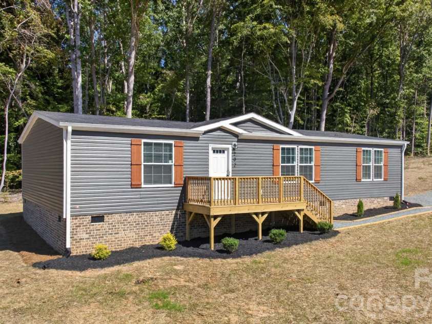 202 Christophers Court, Lexington, NC 27295.  MLS# CAR4430933, YatesRealty ID 54567. 
