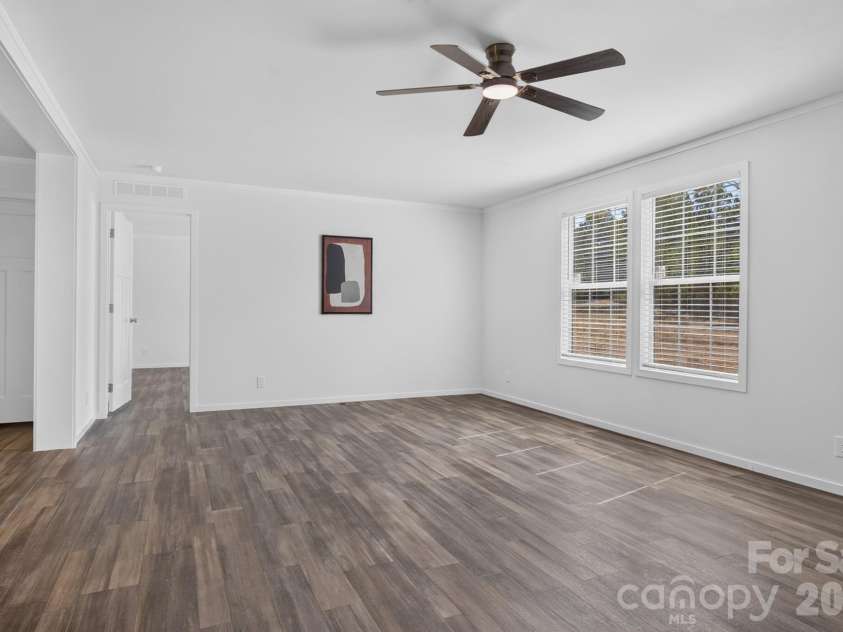 202 Christophers Court, Lexington, NC 27295.  MLS# CAR4430933, YatesRealty ID 54567. 