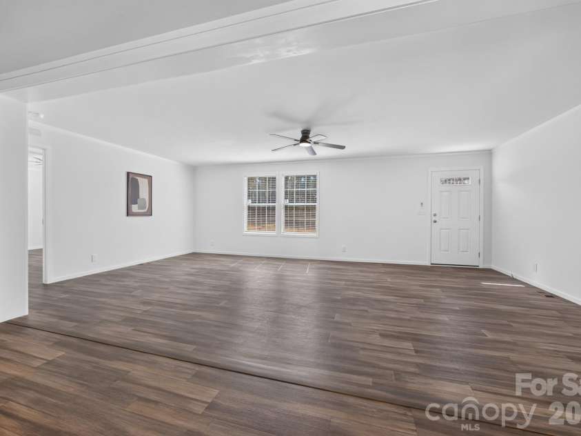202 Christophers Court, Lexington, NC 27295.  MLS# CAR4430933, YatesRealty ID 54567. 