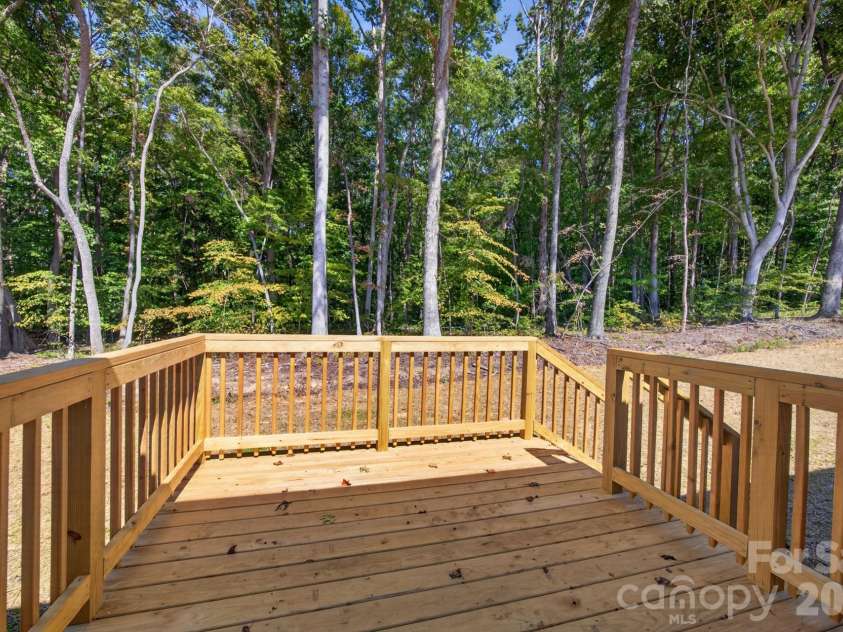 202 Christophers Court, Lexington, NC 27295.  MLS# CAR4430933, YatesRealty ID 54567. 