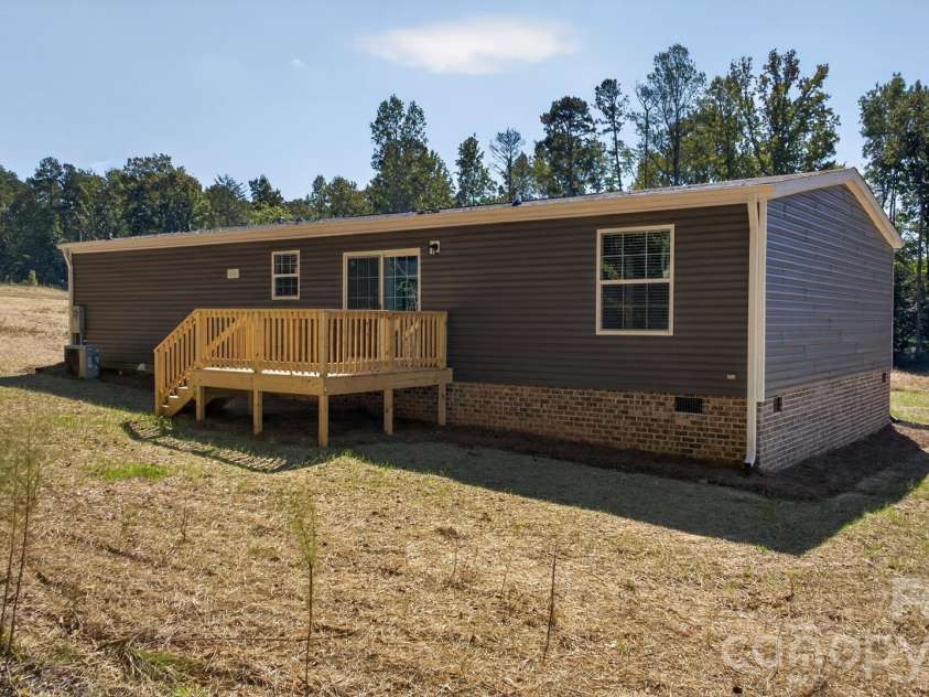202 Christophers Court, Lexington, NC 27295.  MLS# CAR4430933, YatesRealty ID 54567. 