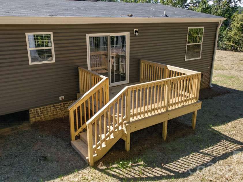 202 Christophers Court, Lexington, NC 27295.  MLS# CAR4430933, YatesRealty ID 54567. 