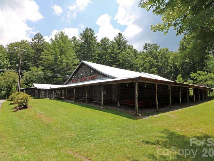 64 Surrey Lane, Brevard, NC 28712.  MLS# CAR4429988, YatesRealty ID 54568. 
