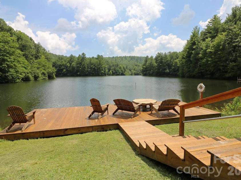 64 Surrey Lane, Brevard, NC 28712.  MLS# CAR4429988, YatesRealty ID 54568. 