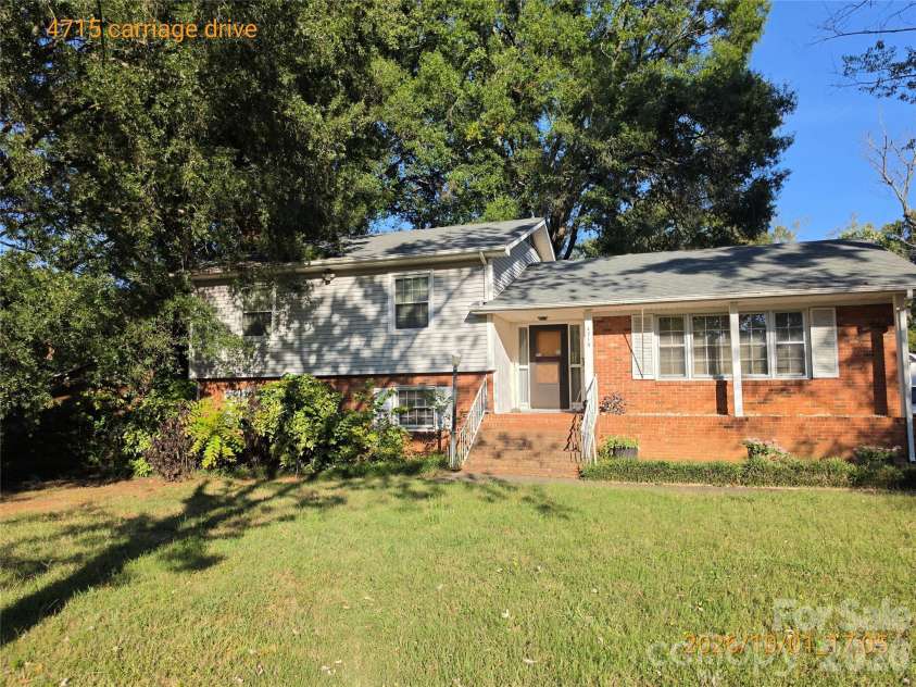 4715 Carriage Drive Circle, Charlotte, NC 28205.  MLS# CAR4430241, YatesRealty ID 54569. 