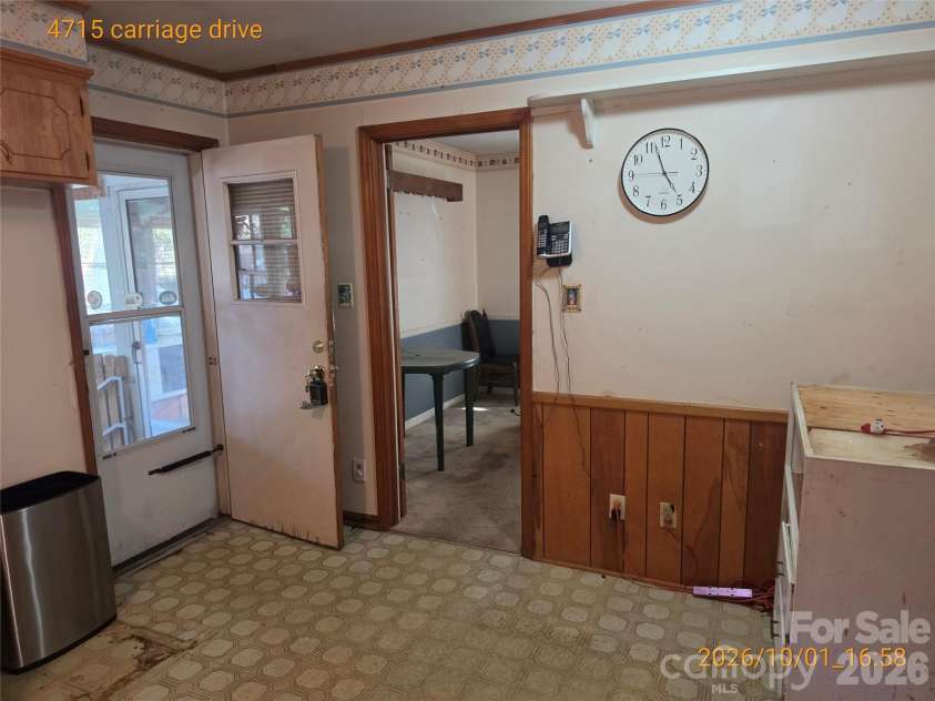 4715 Carriage Drive Circle, Charlotte, NC 28205.  MLS# CAR4430241, YatesRealty ID 54569. 