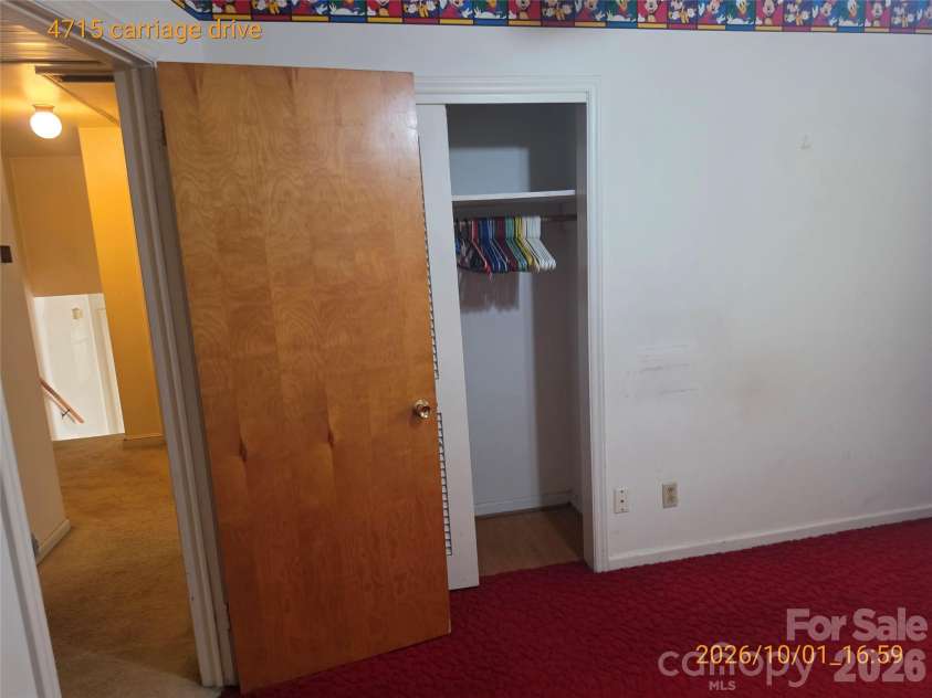 4715 Carriage Drive Circle, Charlotte, NC 28205.  MLS# CAR4430241, YatesRealty ID 54569. 