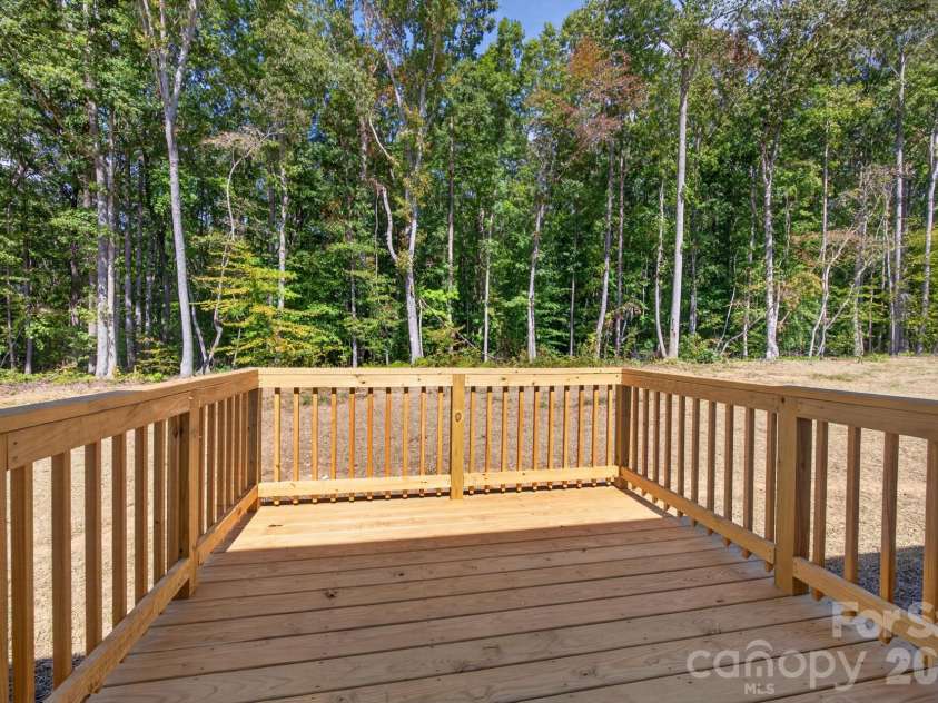 180 Christophers Court, Lexington, NC 27295.  MLS# CAR4430908, YatesRealty ID 54570. 