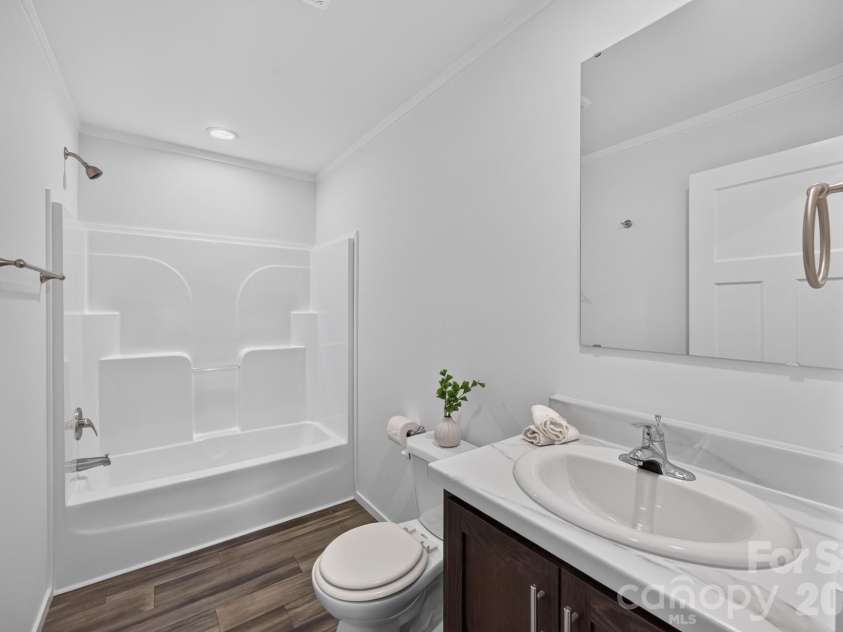 180 Christophers Court, Lexington, NC 27295.  MLS# CAR4430908, YatesRealty ID 54570. 