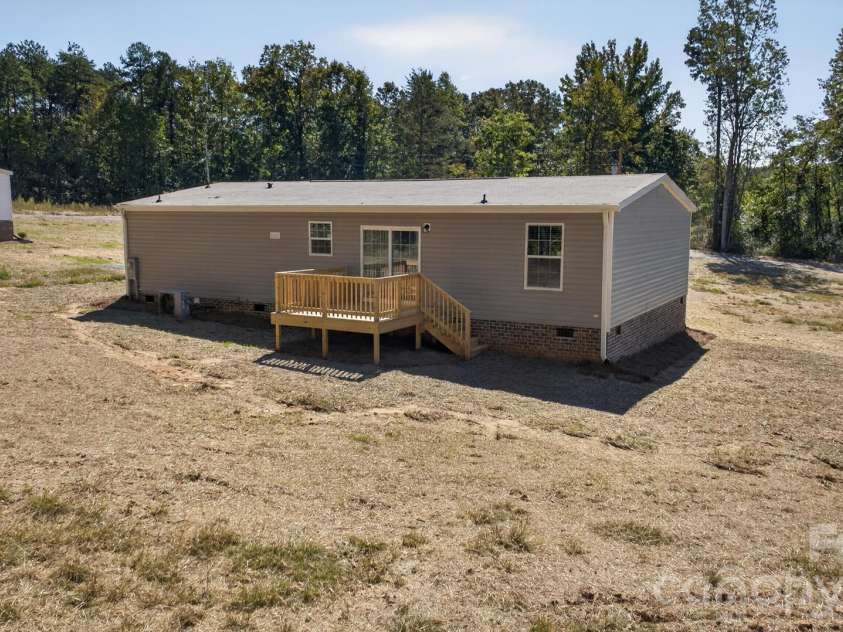 180 Christophers Court, Lexington, NC 27295.  MLS# CAR4430908, YatesRealty ID 54570. 