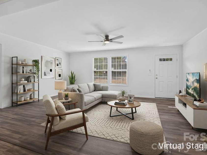 180 Christophers Court, Lexington, NC 27295.  MLS# CAR4430908, YatesRealty ID 54570. Virtually Staged