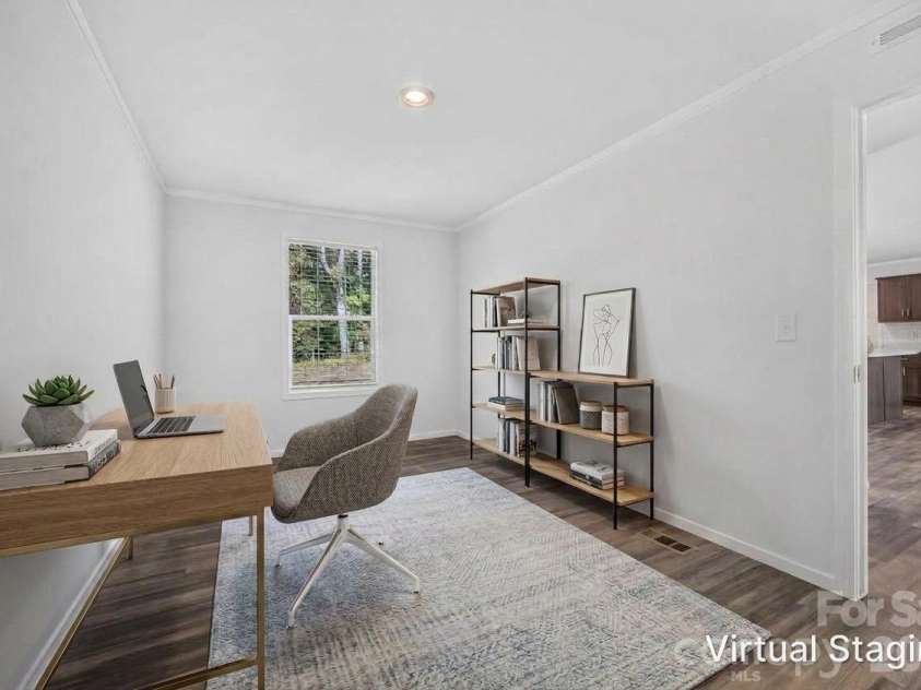 180 Christophers Court, Lexington, NC 27295.  MLS# CAR4430908, YatesRealty ID 54570. Virtually Staged