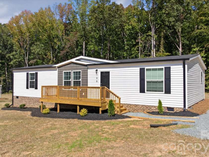 166 Christophers Court, Lexington, NC 27295.  MLS# CAR4430875, YatesRealty ID 54572. 