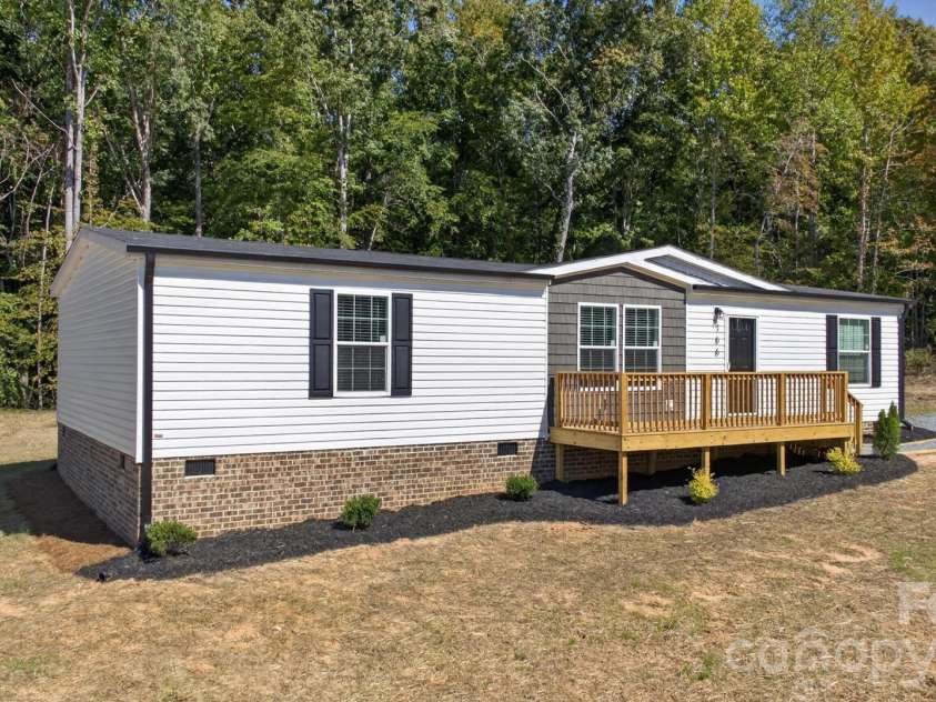 166 Christophers Court, Lexington, NC 27295.  MLS# CAR4430875, YatesRealty ID 54572. 