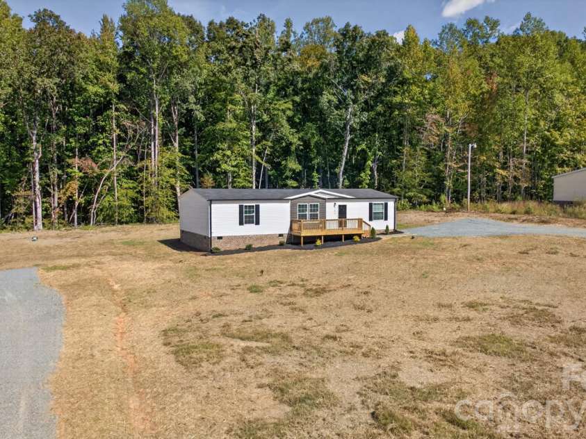 166 Christophers Court, Lexington, NC 27295.  MLS# CAR4430875, YatesRealty ID 54572. 
