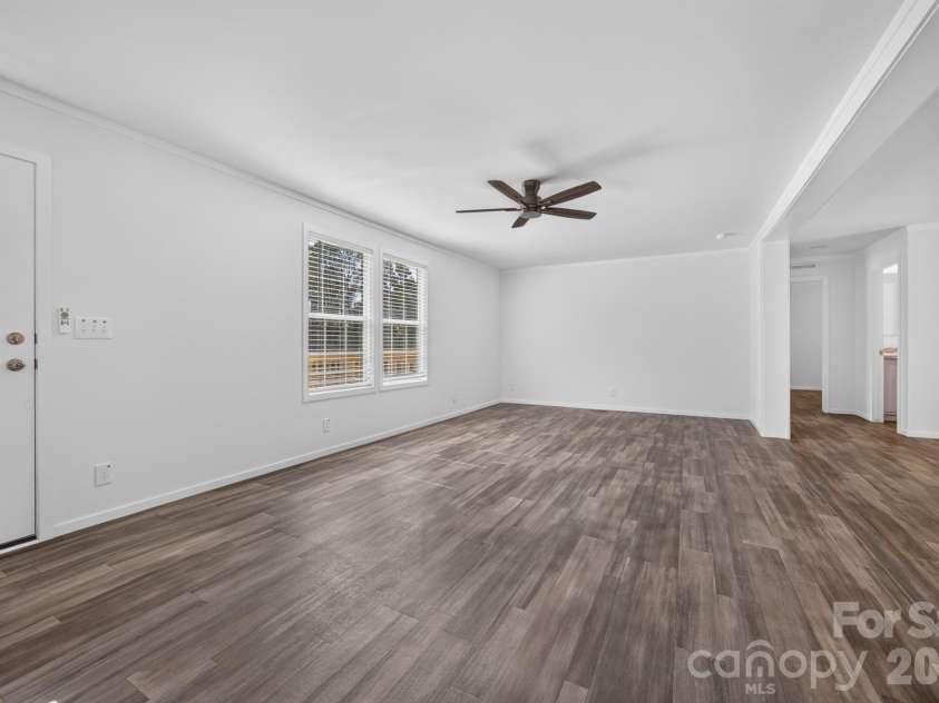 166 Christophers Court, Lexington, NC 27295.  MLS# CAR4430875, YatesRealty ID 54572. 