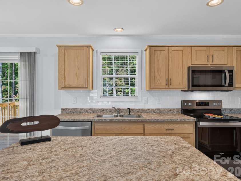 166 Christophers Court, Lexington, NC 27295.  MLS# CAR4430875, YatesRealty ID 54572. 