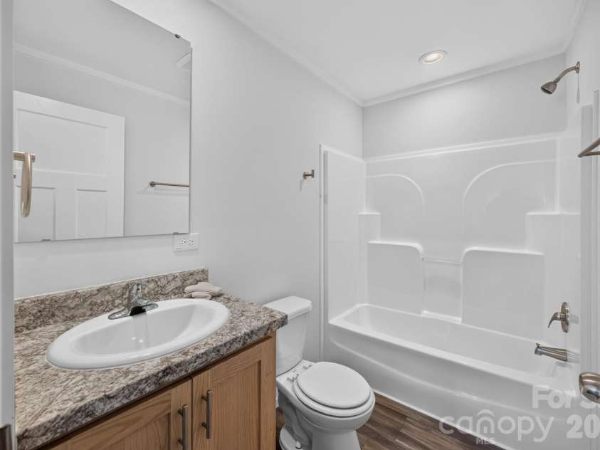 166 Christophers Court, Lexington, NC 27295.  MLS# CAR4430875, YatesRealty ID 54572. 