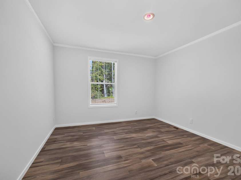 166 Christophers Court, Lexington, NC 27295.  MLS# CAR4430875, YatesRealty ID 54572. 