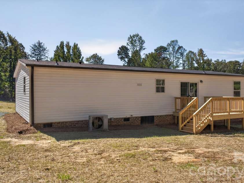 166 Christophers Court, Lexington, NC 27295.  MLS# CAR4430875, YatesRealty ID 54572. 