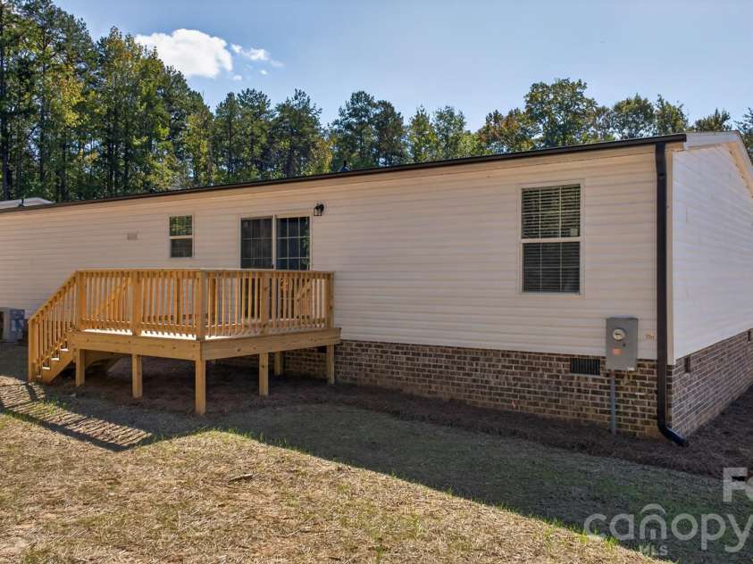 166 Christophers Court, Lexington, NC 27295.  MLS# CAR4430875, YatesRealty ID 54572. 