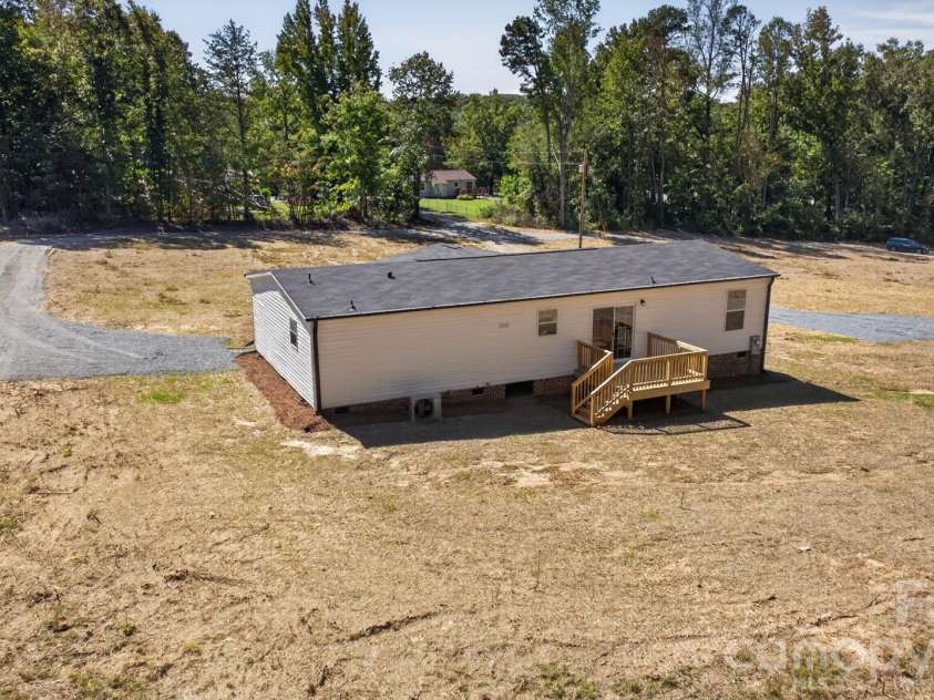 166 Christophers Court, Lexington, NC 27295.  MLS# CAR4430875, YatesRealty ID 54572. 
