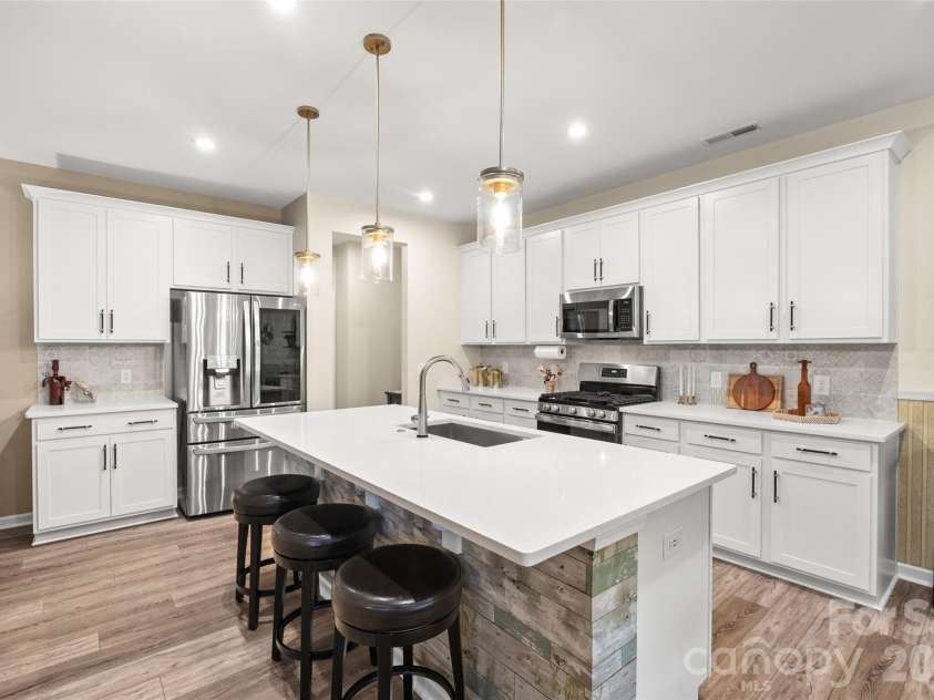 173 Amerson Drive, Rock Hill, SC 29730.  MLS# CAR4430030, YatesRealty ID 54575. 