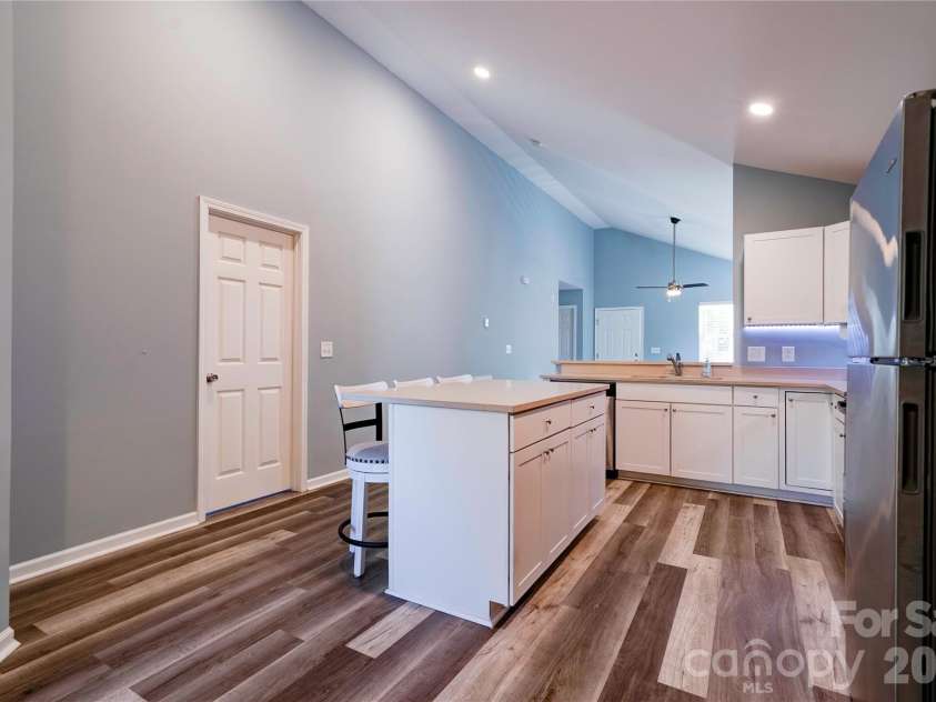 1414 Southridge Street, Shelby, NC 28152.  MLS# CAR4430658, YatesRealty ID 54578. Kitchen